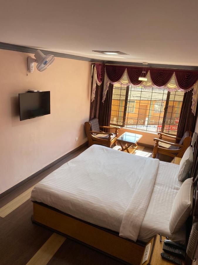 Hotel Venus Udagamandalam Exterior foto